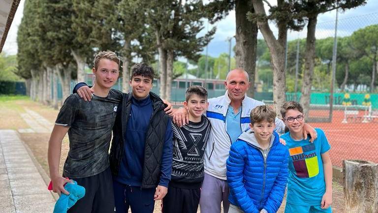 Tennis, Pesaresi e Sofia Baldani vincono l'Under di Pinarella Tennis, Pesaresi e Sofia Baldani vincono l'Under di Pinarella