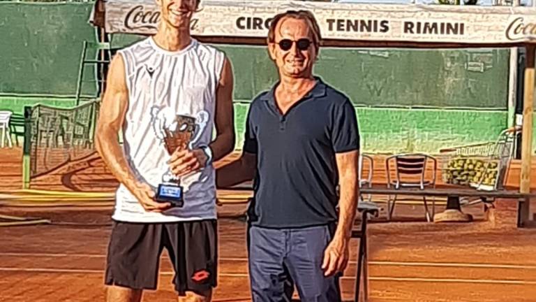 Tennis, Michele Vianello vince il torneo del Ct Rimini Tennis, Michele Vianello vince il torneo del Ct Rimini