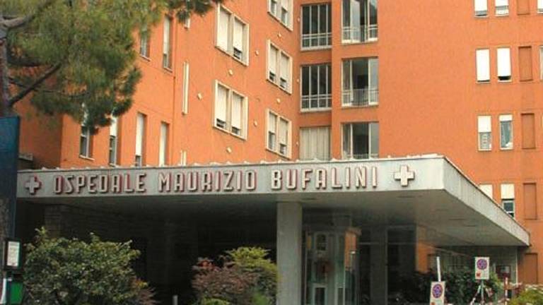 Cesena, omofobia al Bufalini. L’Ausl: «Faremo di tutto per fare luce». Il sindaco: «Gesto vile e intollerabile» Cesena, omofobia al Bufalini. L’Ausl: «Faremo di tutto per fare luce». Il sindaco: «Gesto vile e intollerabile»