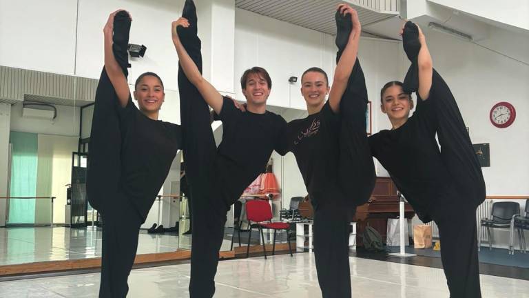 Rimini. Aulos Danza spicca il volo e va negli Stati Uniti per il Grand Prix Dance Open America Rimini. Aulos Danza spicca il volo e va negli Stati Uniti per il Grand Prix Dance Open America