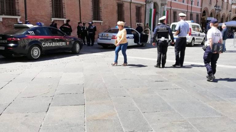 L'ufficiale aggredito a Ravenna: Infieriva su di me, vivo per miracolo L'ufficiale aggredito a Ravenna: Infieriva su di me, vivo per miracolo