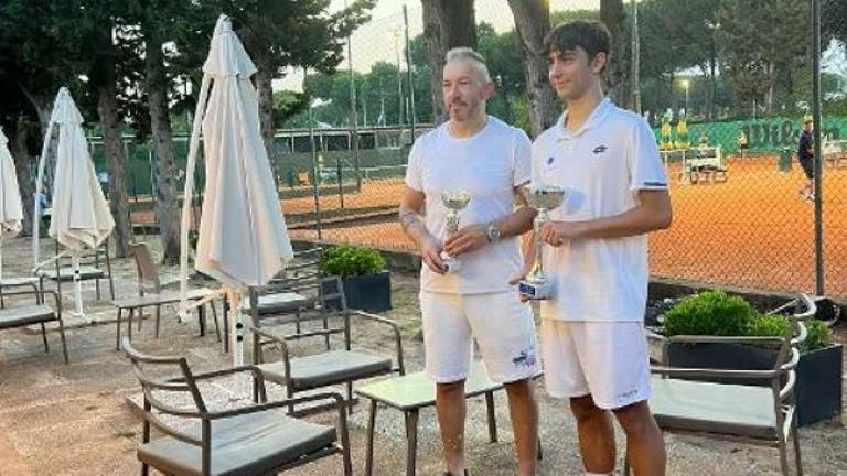 Tennis, Rossi e la Graziani vincono il torneo di Pinarella Tennis, Rossi e la Graziani vincono il torneo di Pinarella