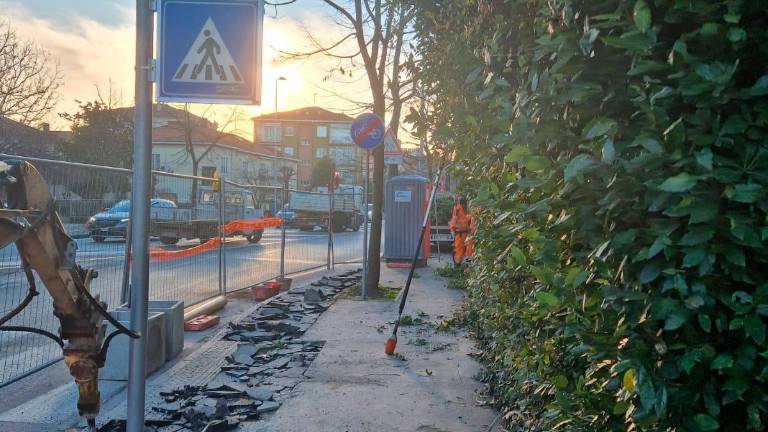 Rimini, lavori sulla rotatoria di via Tripoli e sui marciapiedi delle vie Marecchiese e Acquario Rimini, lavori sulla rotatoria di via Tripoli e sui marciapiedi delle vie Marecchiese e Acquario