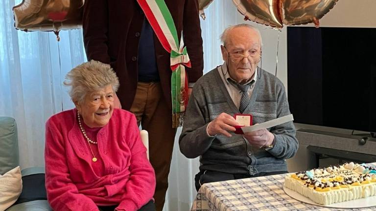 Rimini, una storia d'amore lunga 76 anni e un secolo di vita: Aldo merita una medaglia Rimini, una storia d'amore lunga 76 anni e un secolo di vita: Aldo merita una medaglia