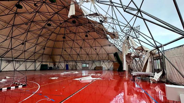 Il “pallone” di via Monte Rosa divelto dal nubifragio di dicembre 2023 Il “pallone” di via Monte Rosa divelto dal nubifragio di dicembre 2023