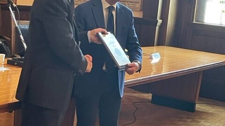 Ciclismo, Giorno della Scorta: premiata la Prefettura di Ravenna Ciclismo, Giorno della Scorta: premiata la Prefettura di Ravenna