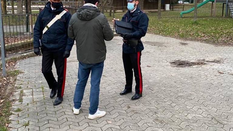 Riccione. Maxi risse postate sui social: controlli dei carabinieri Riccione. Maxi risse postate sui social: controlli dei carabinieri