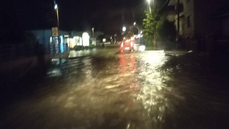 Alluvione a Cesena: morto un uomo, la moglie è dispersa nelle campagne tra Ronta e S. Martino in Fiume Alluvione a Cesena: morto un uomo, la moglie è dispersa nelle campagne tra Ronta e S. Martino in Fiume