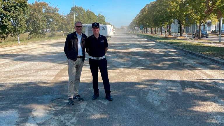 Forlì, auto alluvionate: sgomberato il piazzale della fiera - Gallery Forlì, auto alluvionate: sgomberato il piazzale della fiera - Gallery