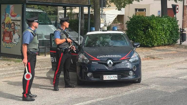 Lugo, 87enne si perde con l’auto, ritrovato nella notte dai carabinieri in stato confusionale dopo l’allarme del figlio Lugo, 87enne si perde con l’auto, ritrovato nella notte dai carabinieri in stato confusionale dopo l’allarme del figlio
