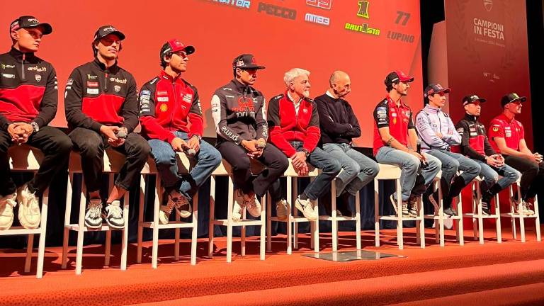 MotoGp, la proposta di Bagnaia: “Un bonus di punti per chi vince sia al sabato che alla domenica” VIDEO MotoGp, la proposta di Bagnaia: “Un bonus di punti per chi vince sia al sabato che alla domenica” VIDEO