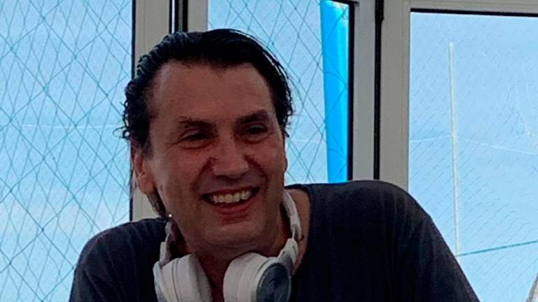 Cervia piange Carlo Censoni, il dj della prima movida. Suonava dal tetto del Bicio e Papao Cervia piange Carlo Censoni, il dj della prima movida. Suonava dal tetto del Bicio e Papao