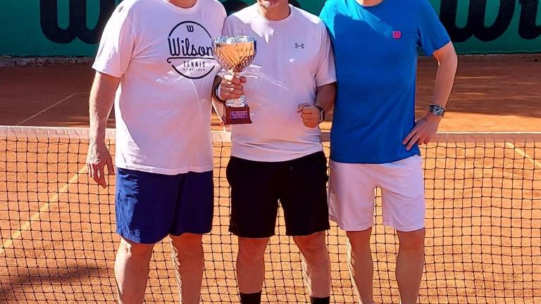 Tennis, la 2000 Cervia campione regionale Over 50 Tennis, la 2000 Cervia campione regionale Over 50