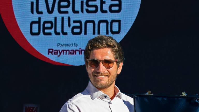 Luca Rosetti votato “Velista dell’anno”, come Soldini, Sensini, Cayard e Sirena: “Una forte emozione”. A fine giugno la Quebec-Saint-Malo Luca Rosetti votato “Velista dell’anno”, come Soldini, Sensini, Cayard e Sirena: “Una forte emozione”. A fine giugno la Quebec-Saint-Malo