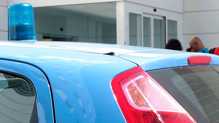 Rimini, ruba bottiglie da un supermercato e manda all’ospedale il titolare Rimini, ruba bottiglie da un supermercato e manda all’ospedale il titolare