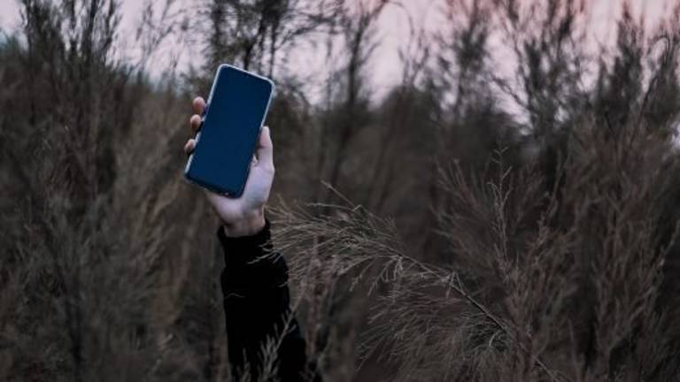 Cesena, perde il telefonino, migrante lo restituisce e rifiuta ricompensa Cesena, perde il telefonino, migrante lo restituisce e rifiuta ricompensa