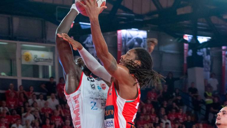 Gora Camara e Demonte Harper sperano di ritrovarsi di fronte nella semifinale play-off foto tommaso morosetti Gora Camara e Demonte Harper sperano di ritrovarsi di fronte nella semifinale play-off foto tommaso morosetti
