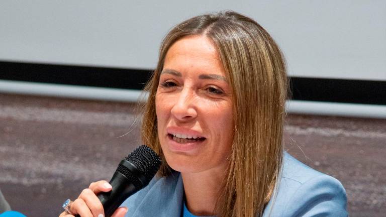 Anna Giusy Scarcella al timone del Rimini (foto TOMMASO MOROSETTI) Anna Giusy Scarcella al timone del Rimini (foto TOMMASO MOROSETTI)