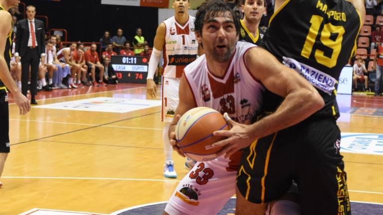 Basket, Dell'Agnello: Unieuro, ti voglio più cinica Basket, Dell'Agnello: Unieuro, ti voglio più cinica