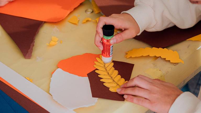 Dal lavoro in classe al disegno sul muro: genesi del murale della nuova scuola di San Piero Dal lavoro in classe al disegno sul muro: genesi del murale della nuova scuola di San Piero