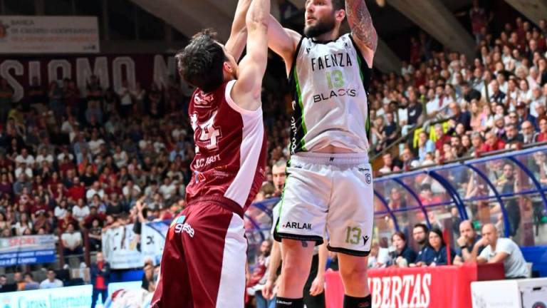 Basket B play-off, i Blacks cedono nettamente gara5 e sono eliminati (72-59) Basket B play-off, i Blacks cedono nettamente gara5 e sono eliminati (72-59)