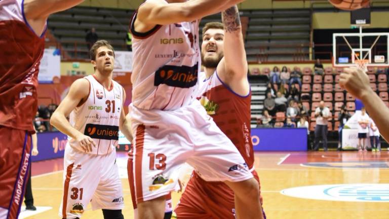 Basket A2 Girone Est, l'Unieuro chiama i suoi tifosi verso i play-off Basket A2 Girone Est, l'Unieuro chiama i suoi tifosi verso i play-off
