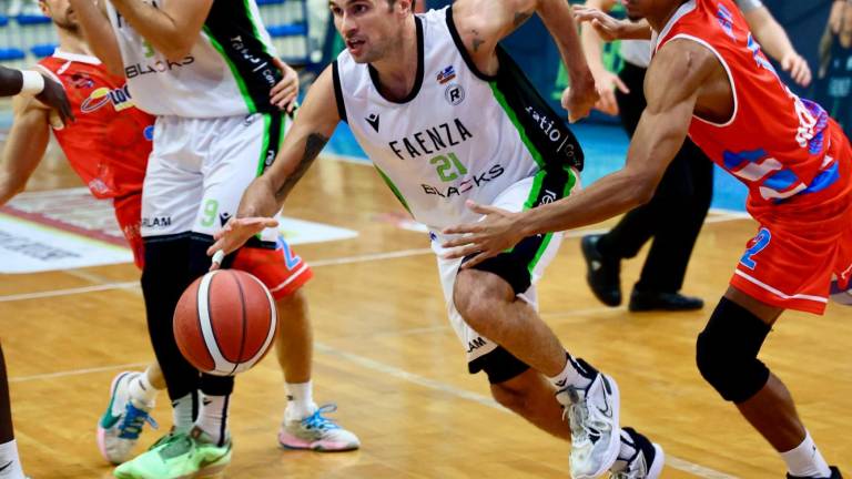Basket B, Garelli: “Blacks, dobbiamo abituarci a gestire le sofferenze” - Gallery Basket B, Garelli: “Blacks, dobbiamo abituarci a gestire le sofferenze” - Gallery