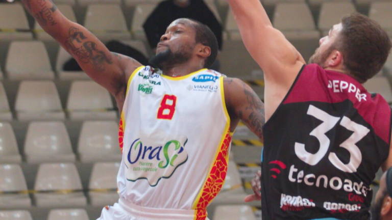 Basket A2, l'OraSì scrive la parola fine al rapporto con James Basket A2, l'OraSì scrive la parola fine al rapporto con James