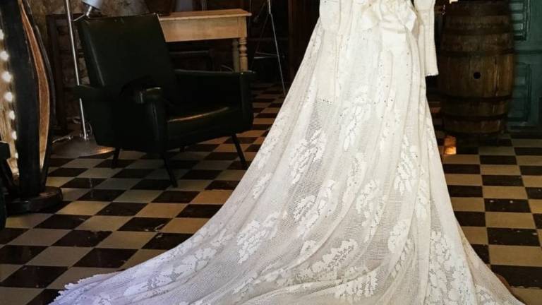 Cesena, in Fiera un magico abito da sposa in uncinetto e Swarovski Cesena, in Fiera un magico abito da sposa in uncinetto e Swarovski