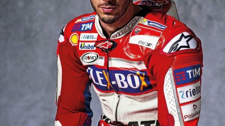 Asfalto e un Dovizioso che non sa stare lontano dalle moto Asfalto e un Dovizioso che non sa stare lontano dalle moto