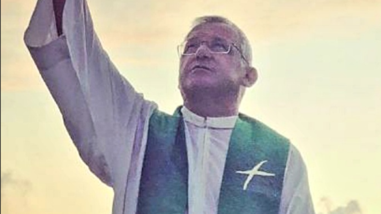 Lugo, questa chiesa non è un parco giochi: polemiche, poi il parroco precisa Lugo, questa chiesa non è un parco giochi: polemiche, poi il parroco precisa