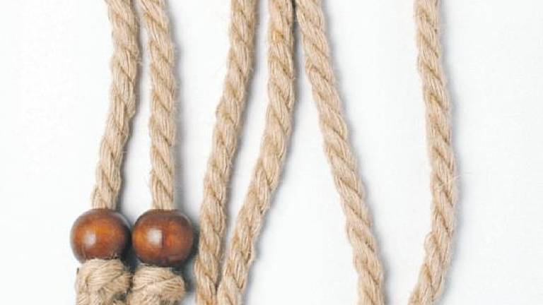 La cintura mostrata dalla difesa dell’imputato La cintura mostrata dalla difesa dell’imputato
