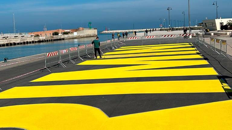 Rimini. A 100 giorni dal Tour de France: sindaco, giunta e vescovo in bici per il conto alla rovescia Rimini. A 100 giorni dal Tour de France: sindaco, giunta e vescovo in bici per il conto alla rovescia