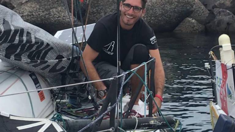 Vela, Rosetti rompe il pilota automatico ma arriva alle Canarie VIDEO Vela, Rosetti rompe il pilota automatico ma arriva alle Canarie VIDEO