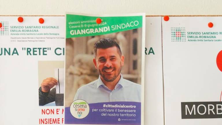 Pubblicità elettorale al Bufalini di Cesena: rimossa dopo le proteste Pubblicità elettorale al Bufalini di Cesena: rimossa dopo le proteste
