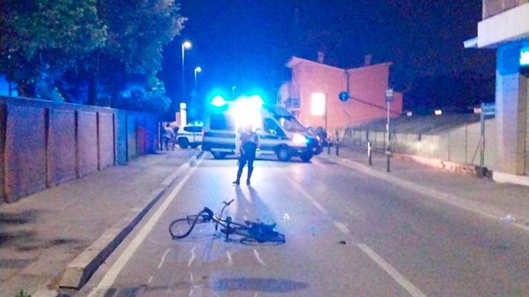 Ravenna, muore anziano ciclista investito da una moto Ravenna, muore anziano ciclista investito da una moto