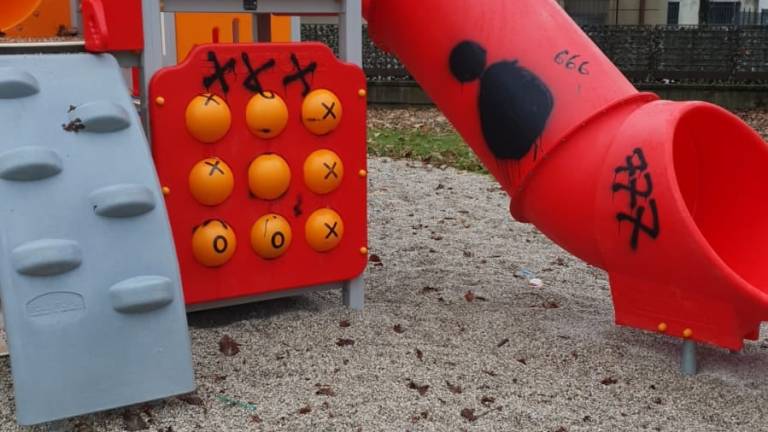 San Piero, vandali ai giardini e il sindaco fa un appello alle famiglie San Piero, vandali ai giardini e il sindaco fa un appello alle famiglie