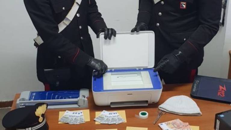 Rimini, arrestato con banconote false in una sala giochi Rimini, arrestato con banconote false in una sala giochi