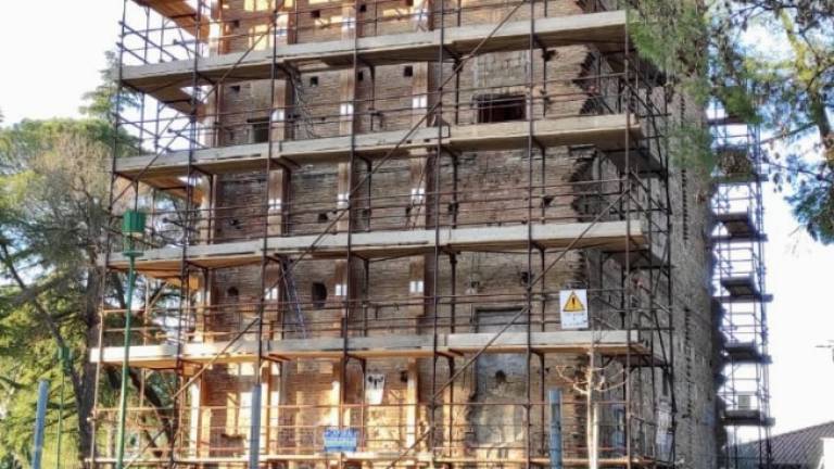 Cesena, Palazzaccio: via alla messa in sicurezza delle pareti Cesena, Palazzaccio: via alla messa in sicurezza delle pareti