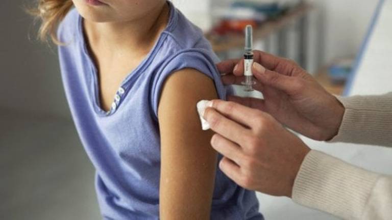 Vaccini liberi da venerdì a domenica: aperte le prenotazioni Vaccini liberi da venerdì a domenica: aperte le prenotazioni