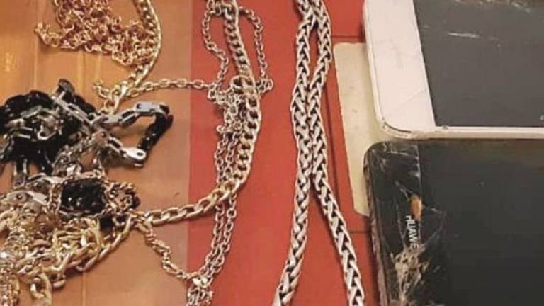 Lite per lo spazio in strada a Rimini, trans spacca una bottiglia sulla testa del “collega” Lite per lo spazio in strada a Rimini, trans spacca una bottiglia sulla testa del “collega”