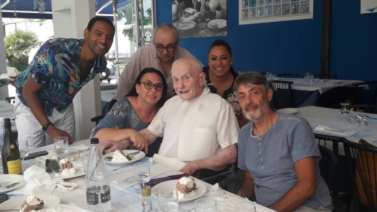 Cesena, al ristorante per festeggiare i 103 anni Cesena, al ristorante per festeggiare i 103 anni