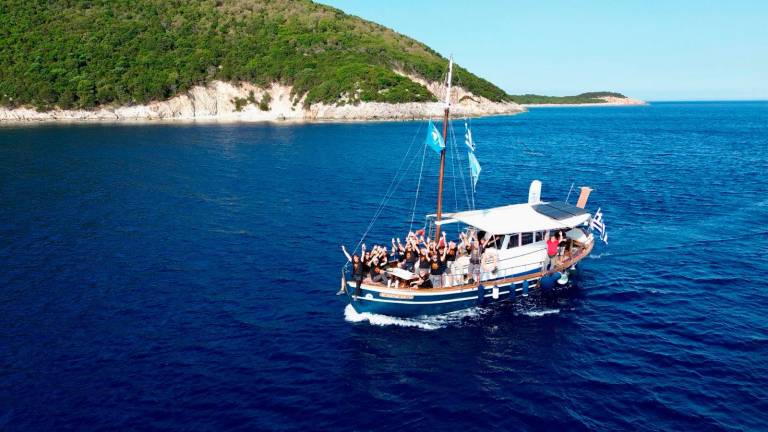 In barca durante il trasferimento da Cefalonia a Itaca (Foto di Alberto Gerini) In barca durante il trasferimento da Cefalonia a Itaca (Foto di Alberto Gerini)
