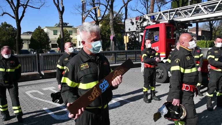 Forlì, i vigili del fuoco salutano Fabrizio Romualdi Forlì, i vigili del fuoco salutano Fabrizio Romualdi