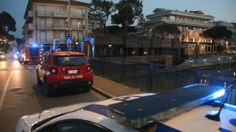 Riccione, incendio al Kalamaro: aveva appena riaperto VIDEO Riccione, incendio al Kalamaro: aveva appena riaperto VIDEO