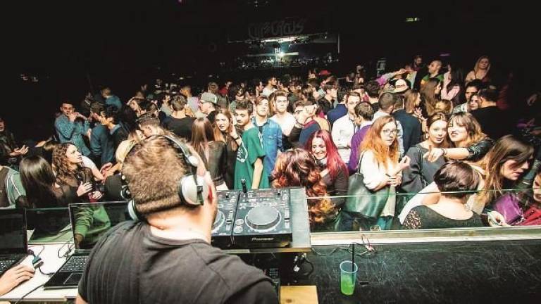 Discoteca Acque: non c’è il bando Per ora è previsto solo per il bar Discoteca Acque: non c’è il bando Per ora è previsto solo per il bar