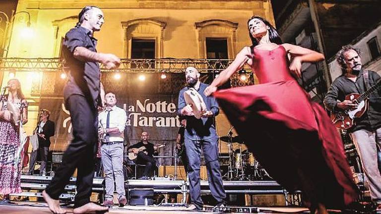 La “Notte del liscio” quest’anno si sposa con la taranta La “Notte del liscio” quest’anno si sposa con la taranta