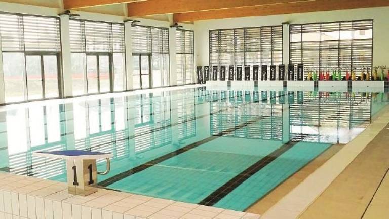 Bonaccini vuole aprire prima le piscine al chiuso Bonaccini vuole aprire prima le piscine al chiuso
