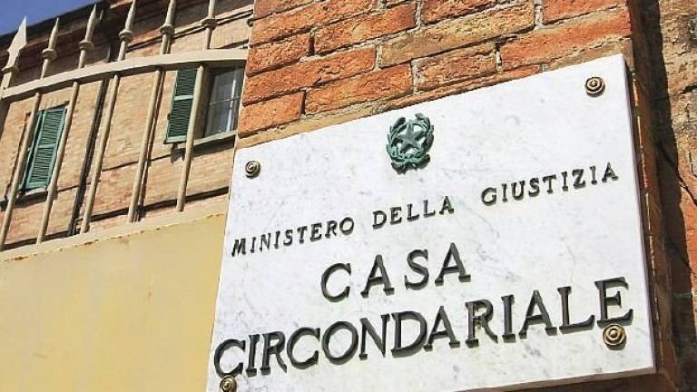 Ravenna, istigazione al suicidio per la tragedia in carcere Ravenna, istigazione al suicidio per la tragedia in carcere