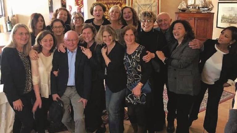 Festa a sorpresa a Ravenna per gli 80 anni di Maioli, il massaggiatore dei campioni Festa a sorpresa a Ravenna per gli 80 anni di Maioli, il massaggiatore dei campioni